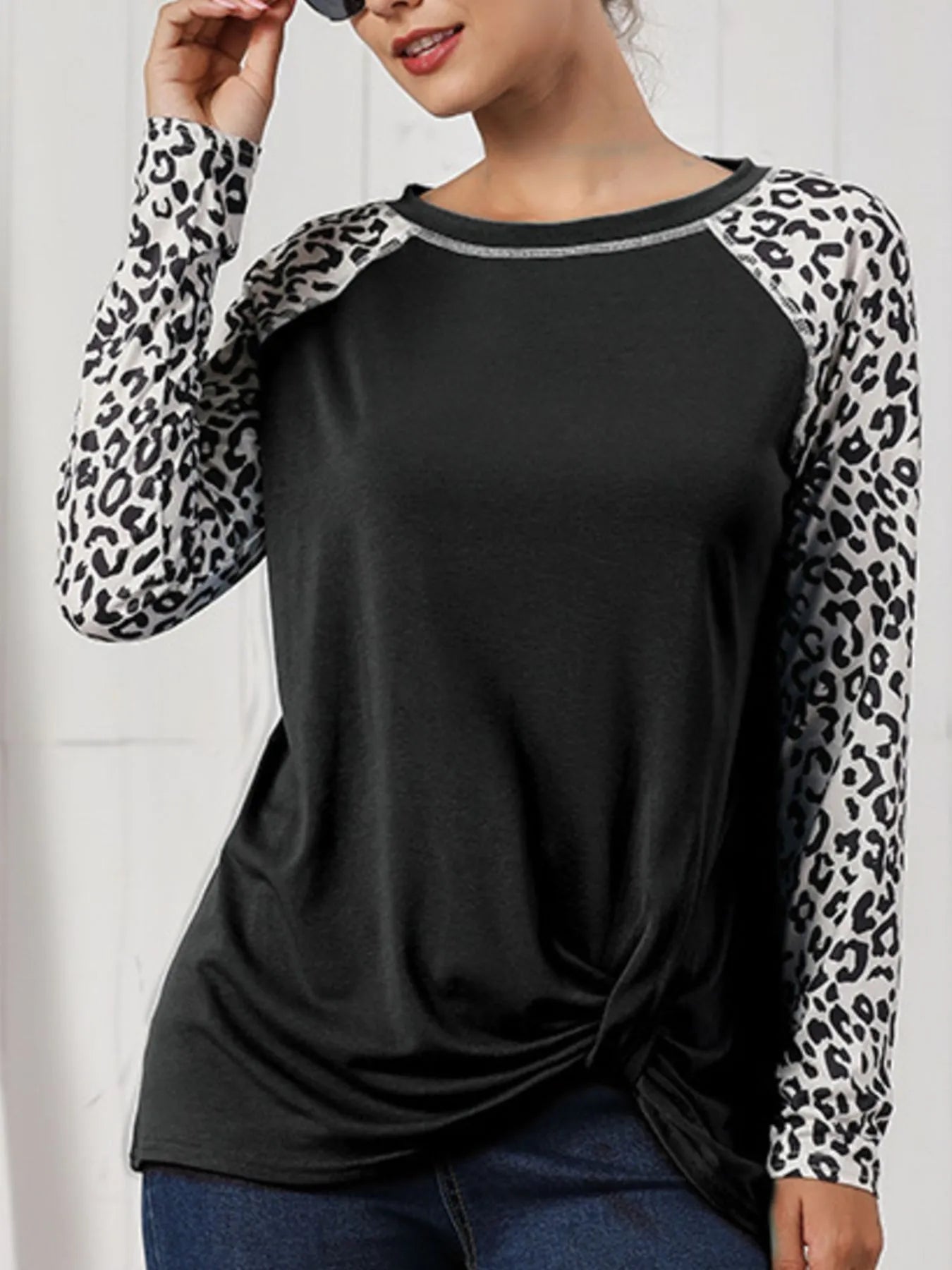 Leopard Print Raglan Sleeve Twist Hem T-Shirt - Fashorio