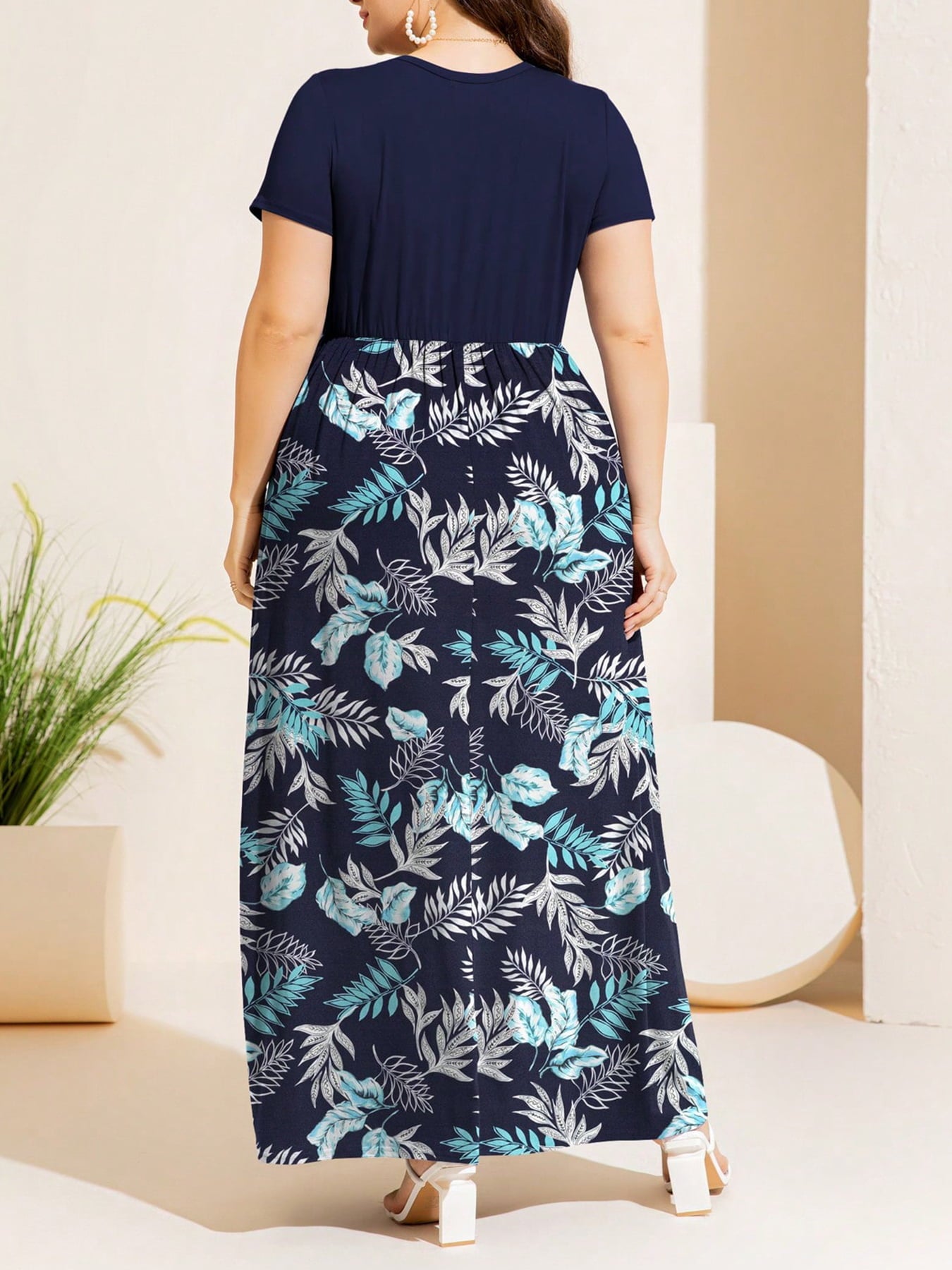 Plus Size Printed Round Neck Short Sleeve Maxi Dress - Fashorio