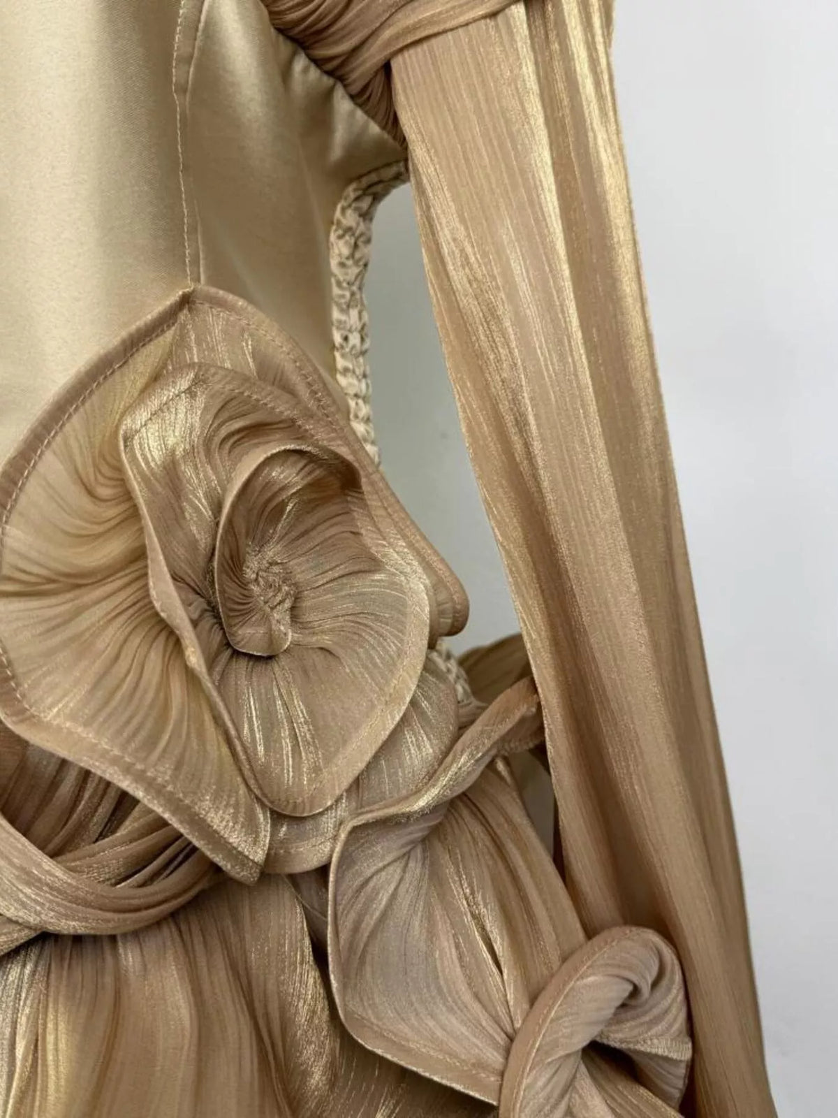 Ruffled dress further color option