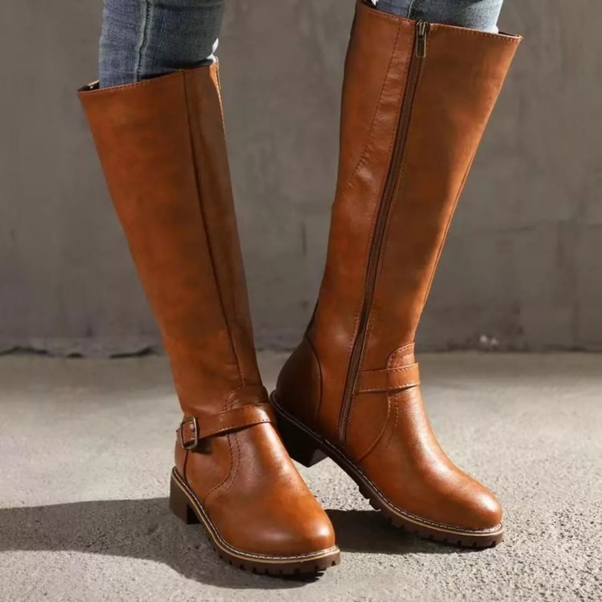 Round toe block heel boots upper detail