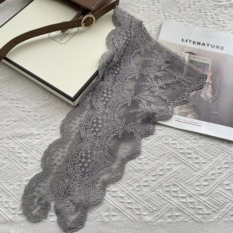 Graceful lace scarf as a finishing accessory