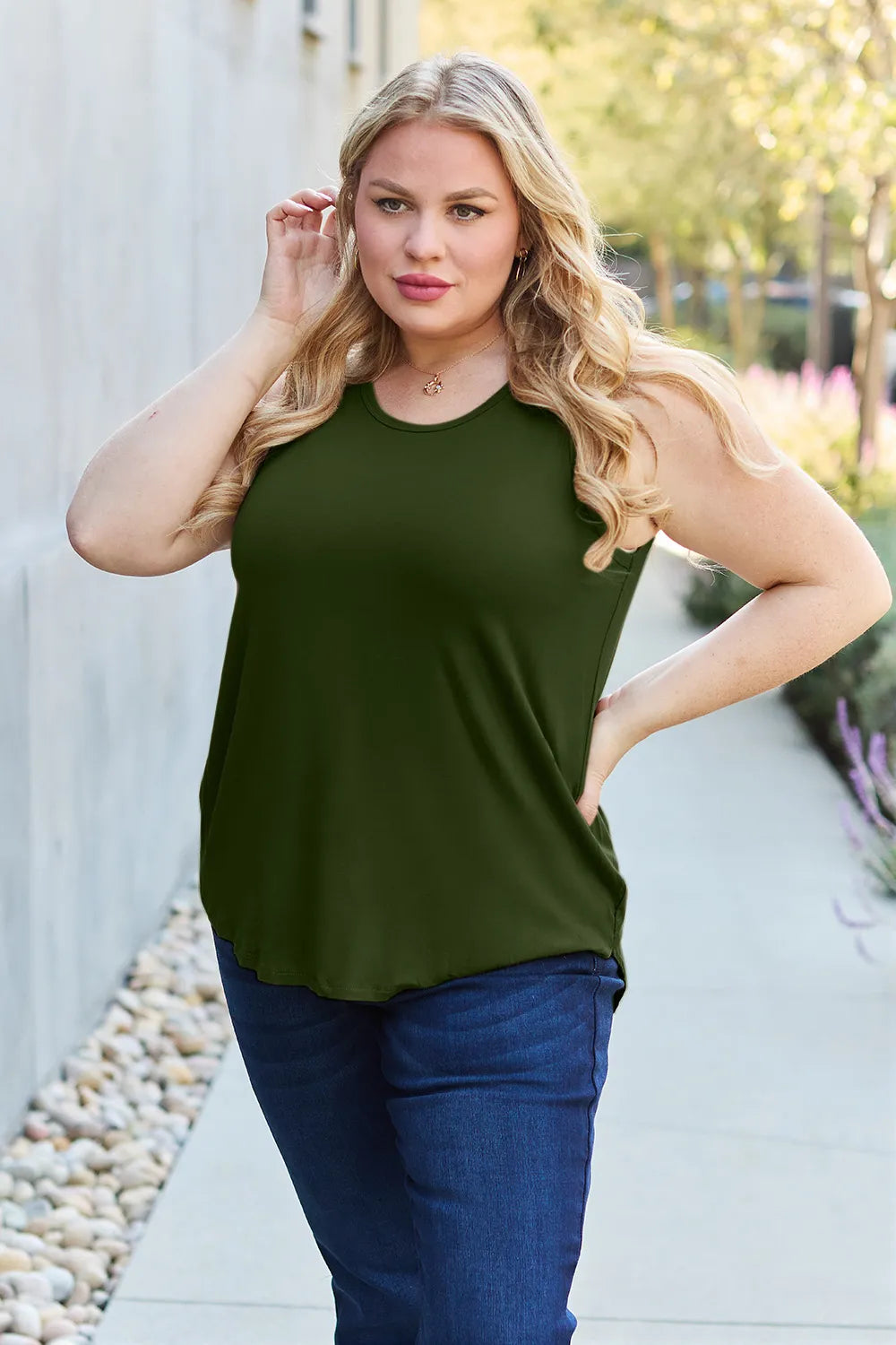 Basic Bae Basic Bae Full Size Round Neck Curved Hem Tank