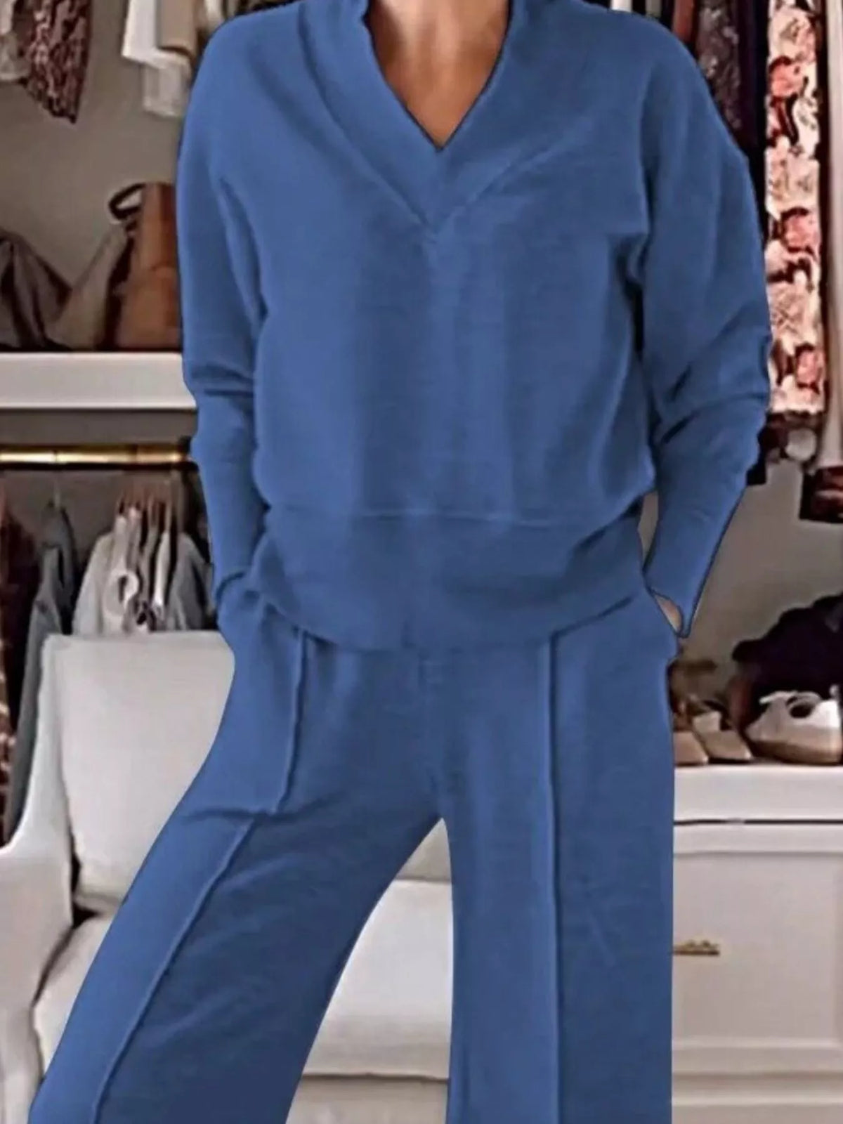 V neck lounge set detail