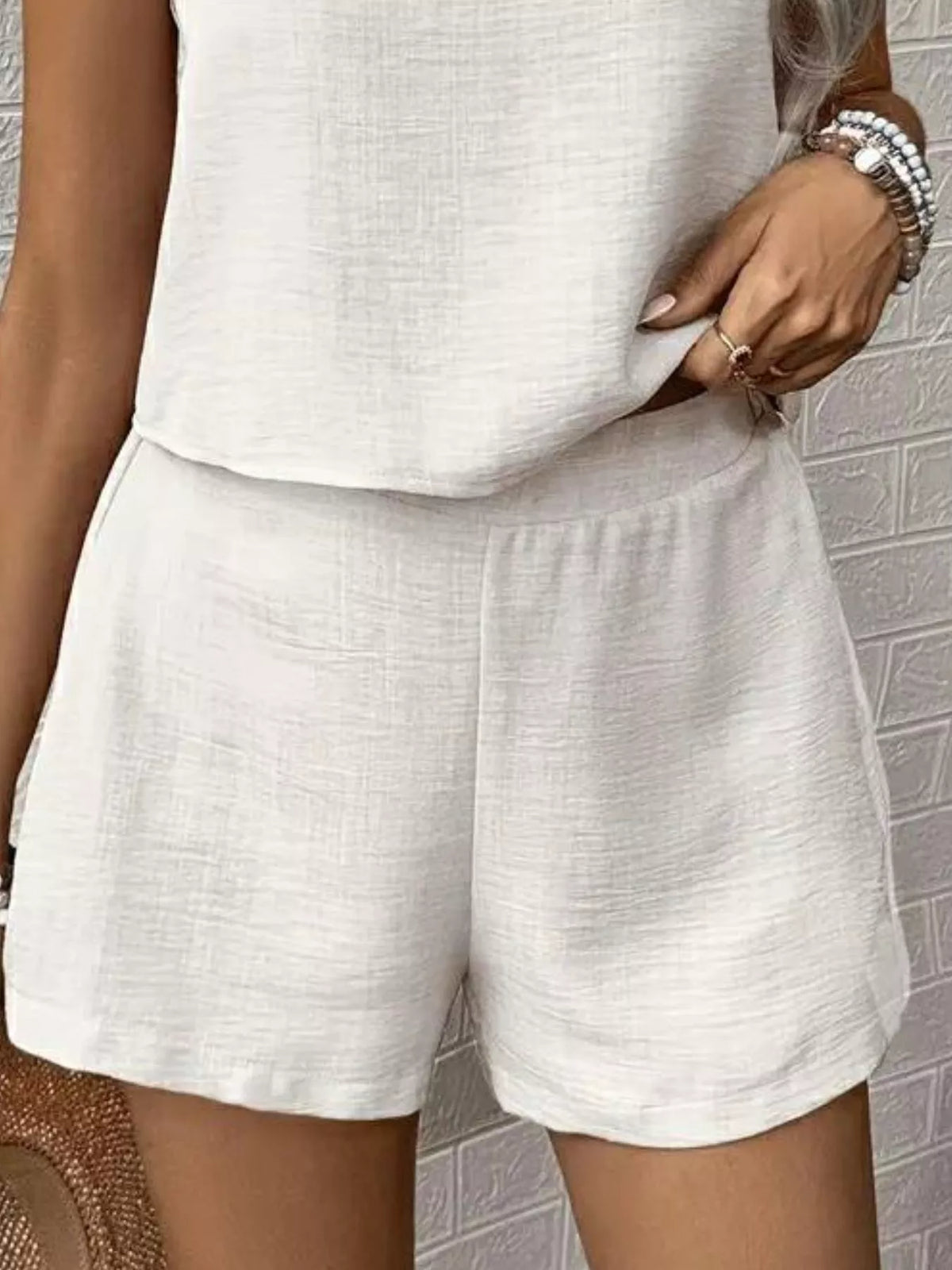 Round neck tank and shorts two piece detail