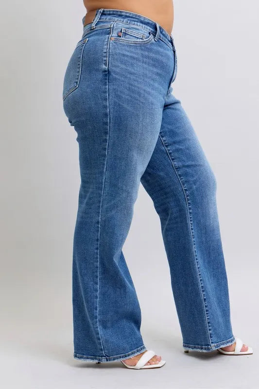 Judy Blue Full Size High Waist V-Front Vintage Wash Straight Jeans Plus Size - Fashorio