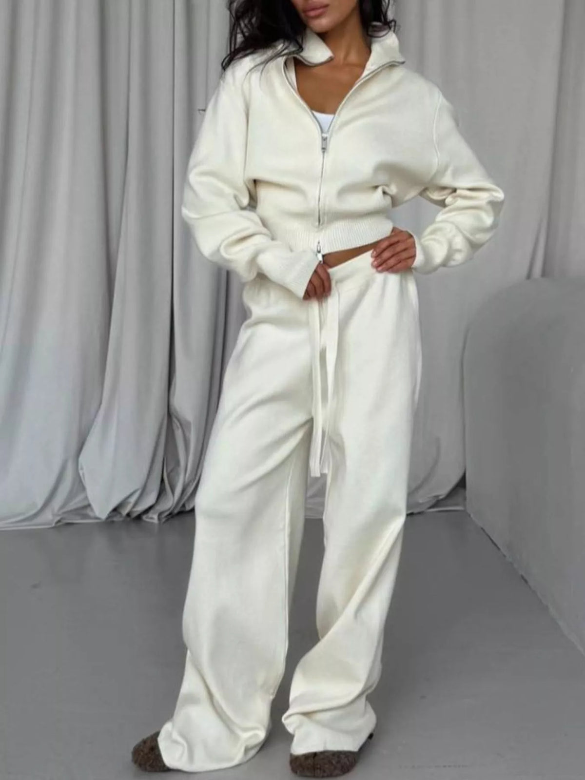 Zip up jacket and drawstring pants set front