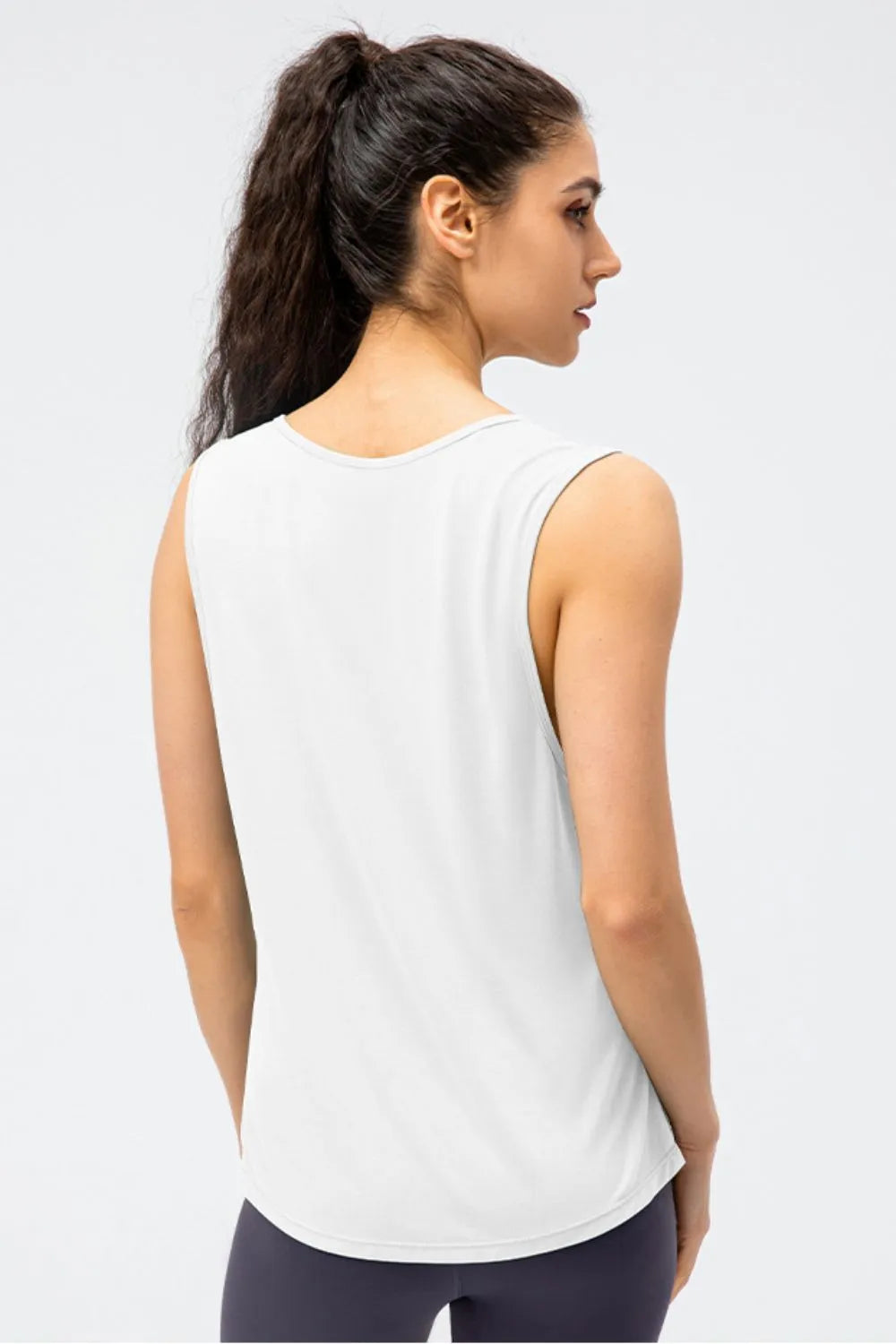 Cutout reversible active tank angled view