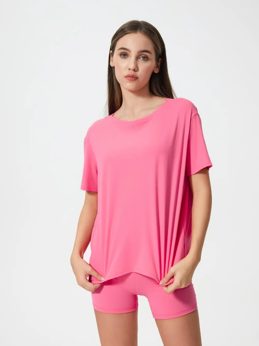 Round neck short sleeve active t-shirt front view