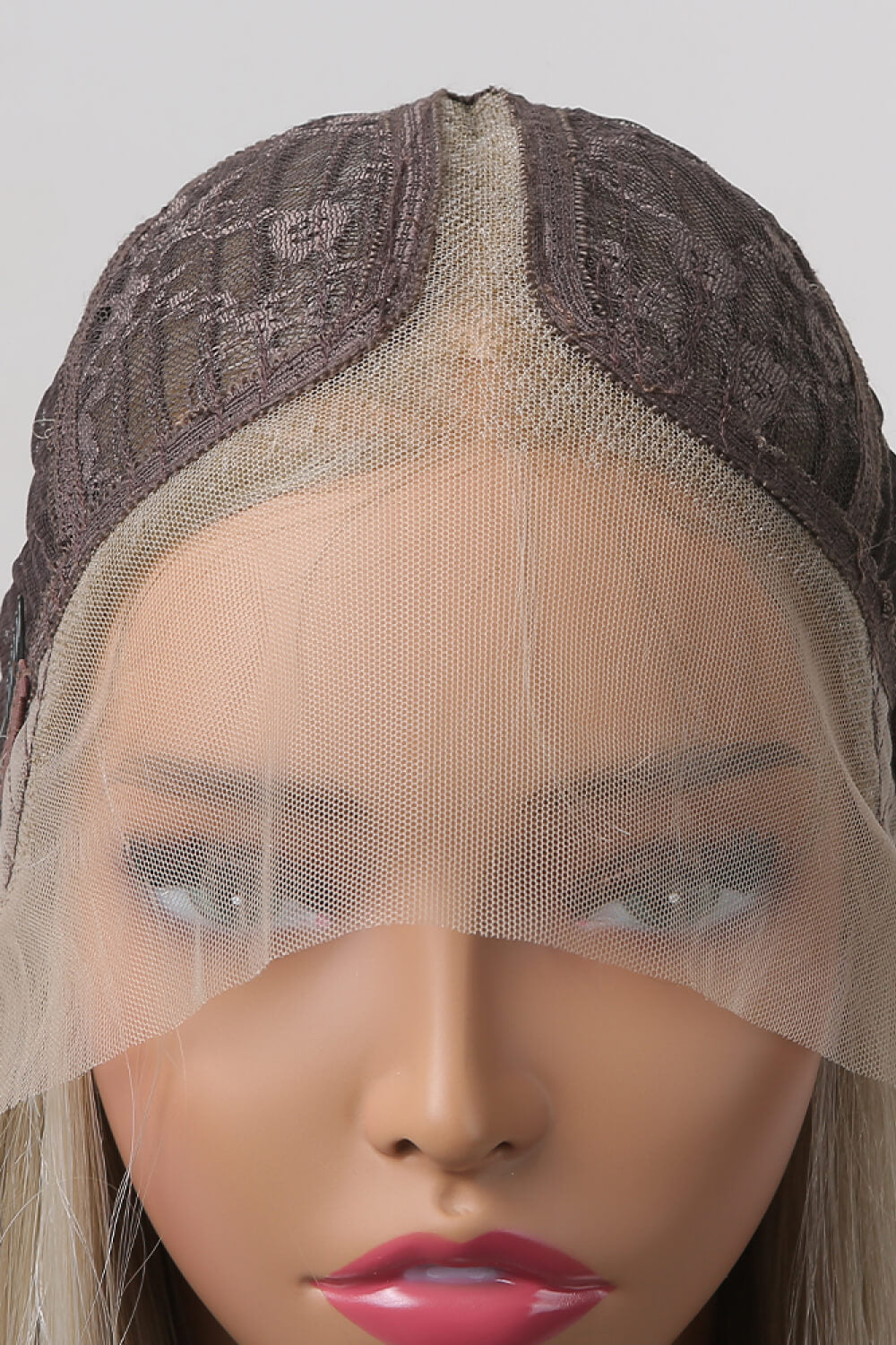 Lace front hairline detail