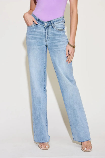 Judy Blue Full Size V Front Waistband Straight Jeans Light - Fashorio