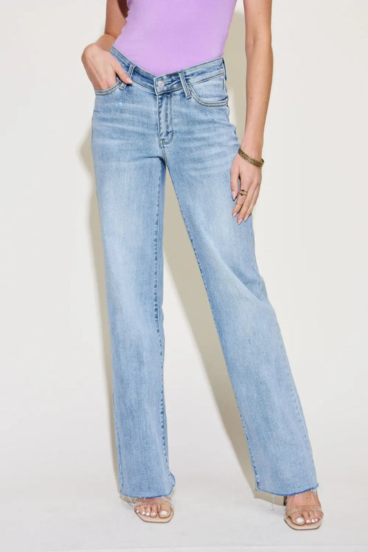 Judy Blue Full Size V Front Waistband Straight Jeans Light - Fashorio