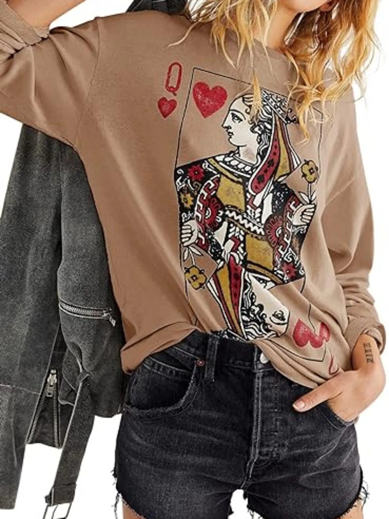 Queen of Hearts Playing Card Graphic Round Neck Sweatshirt - Fashorio