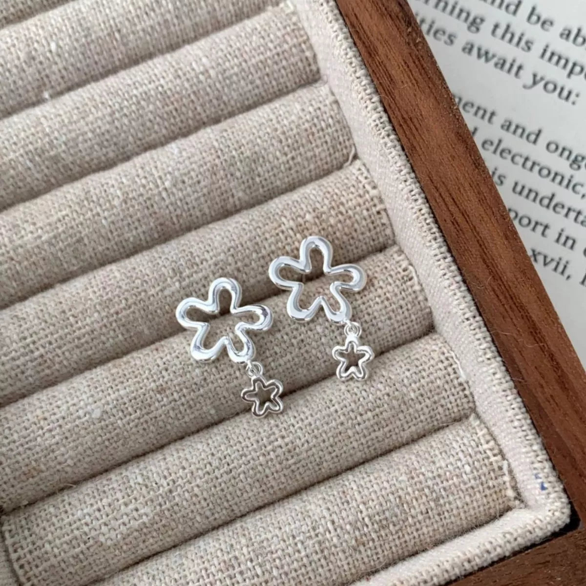 Detail view of the polished 925 sterling silver finish