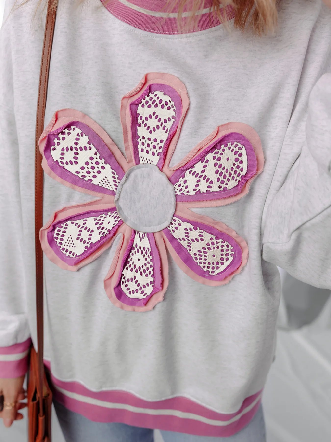 Flower Patch Contrast Trim Crew Neck Sweatshirt - Fashorio