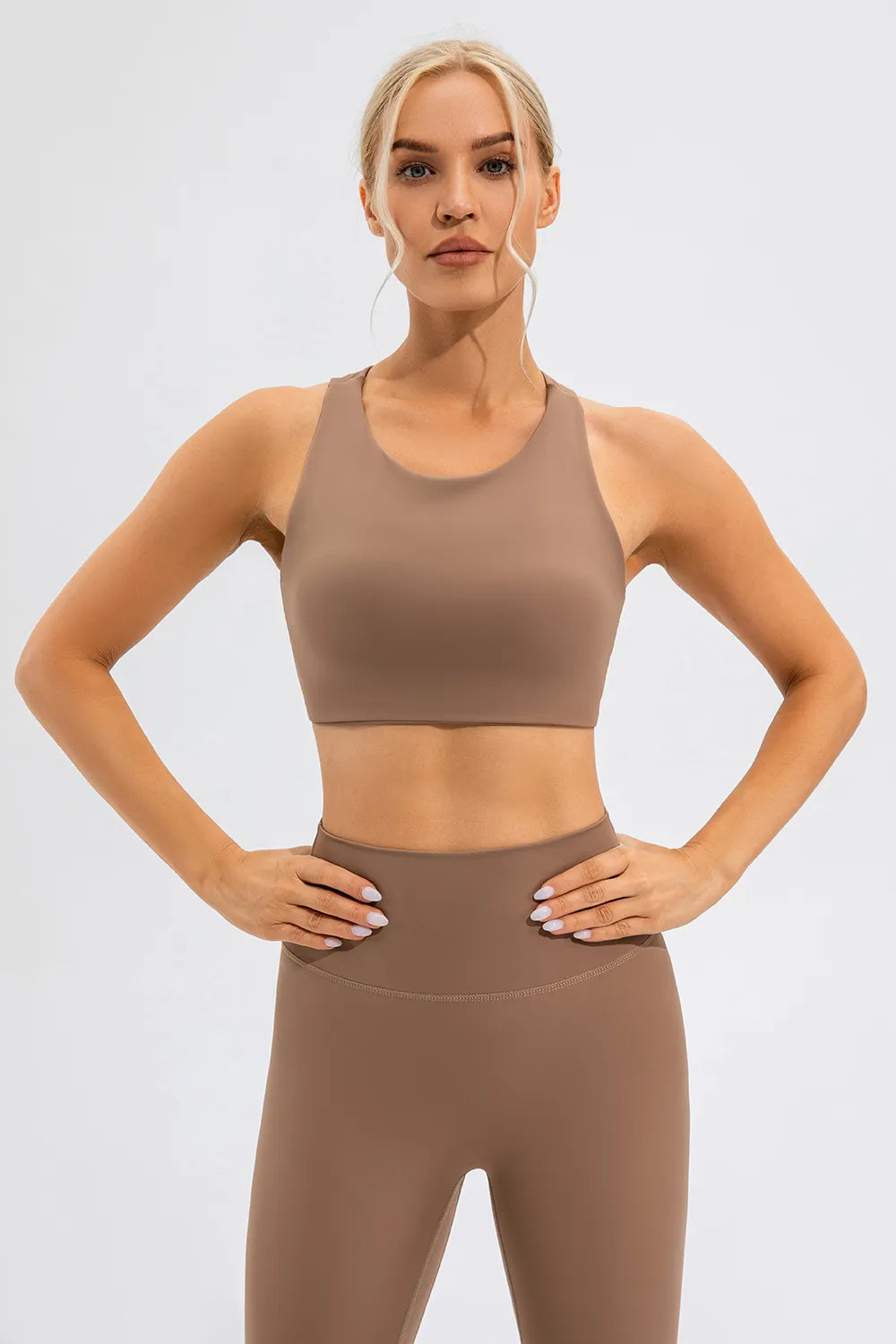 Round Neck Cutout Cropped Active Tank - Fashorio