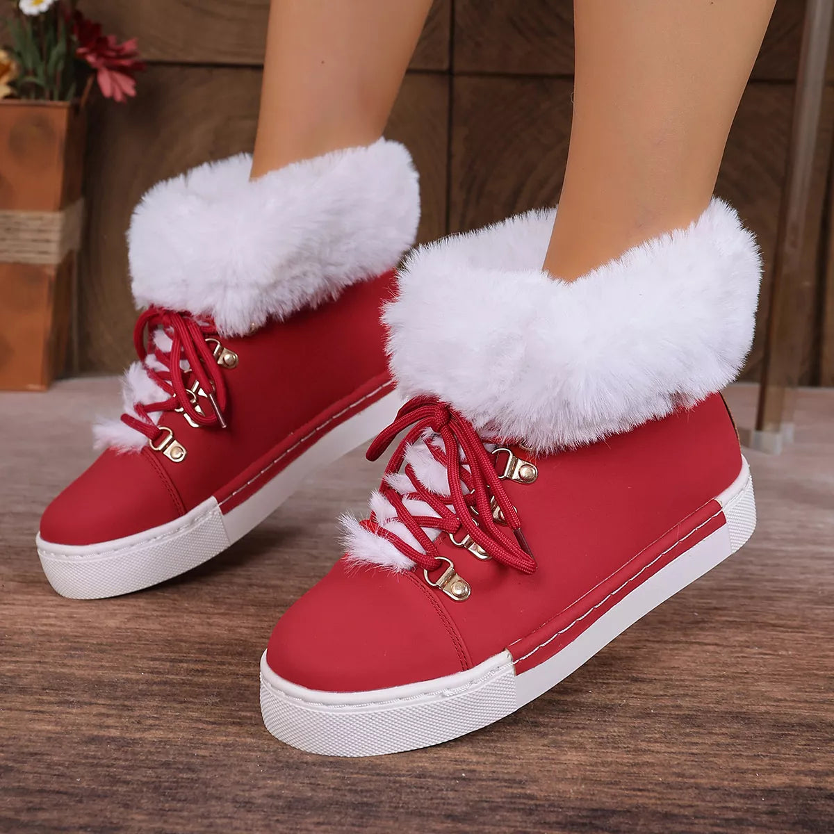 Fur lined round toe platform boots shaft detail
