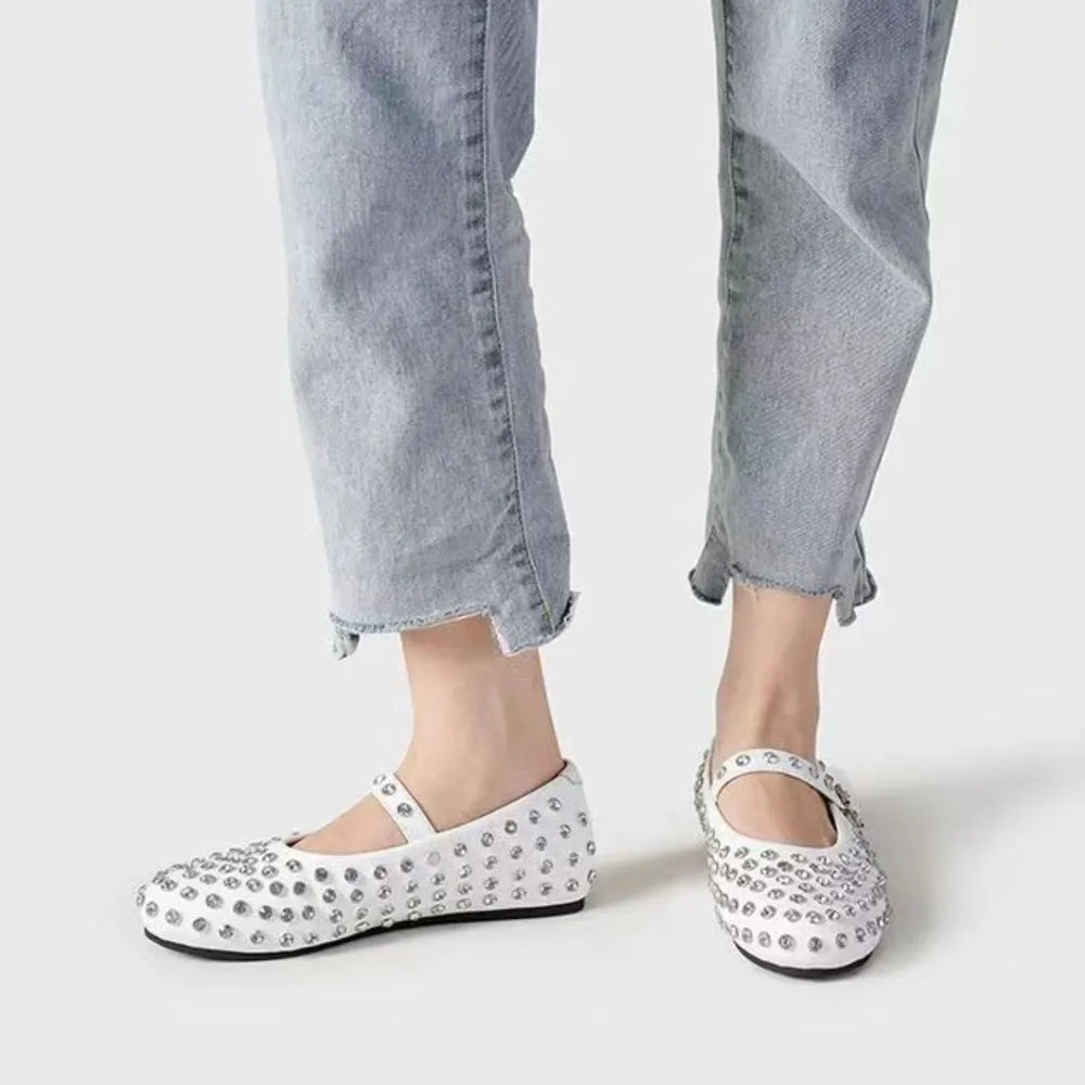 Studded loafers in white