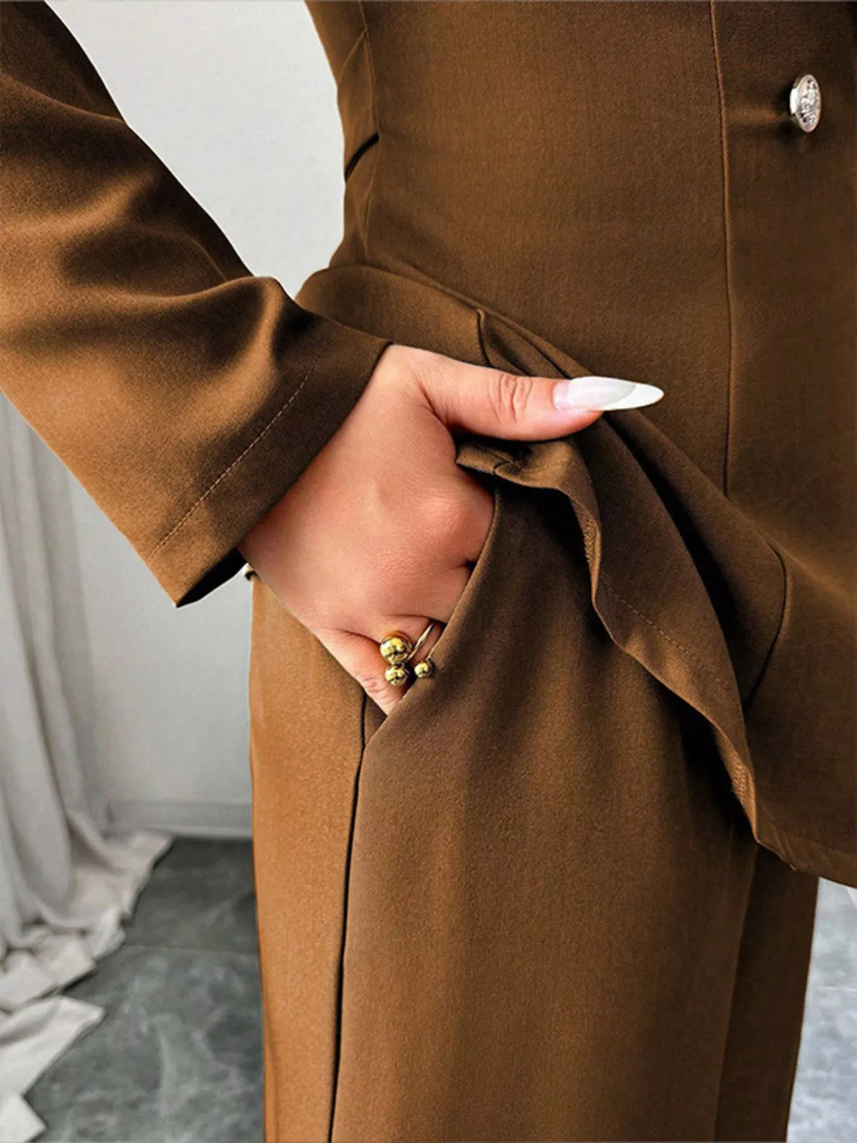 One button blazer two piece set angle