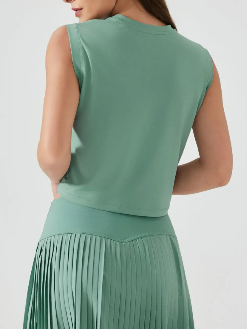 Millennia Round Neck Cropped Active Tank - Fashorio