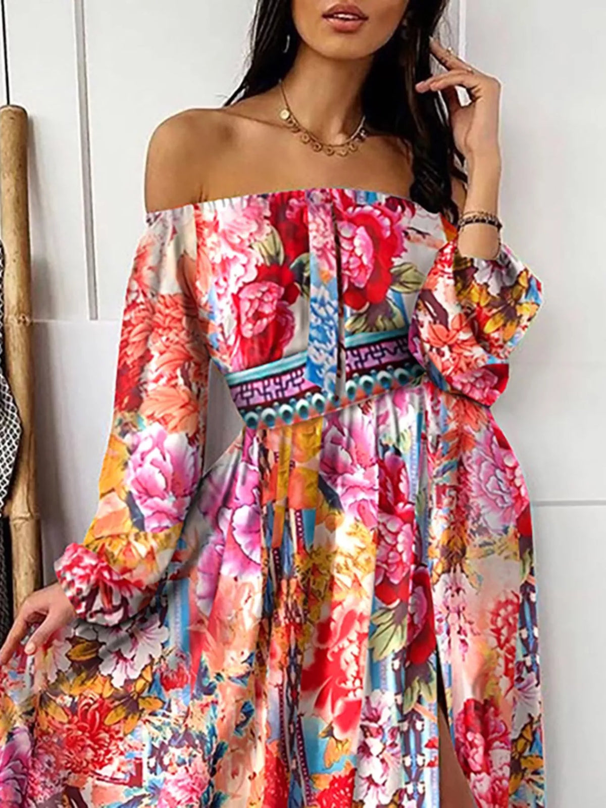 Off shoulder neckline detail on the printed maxi dress