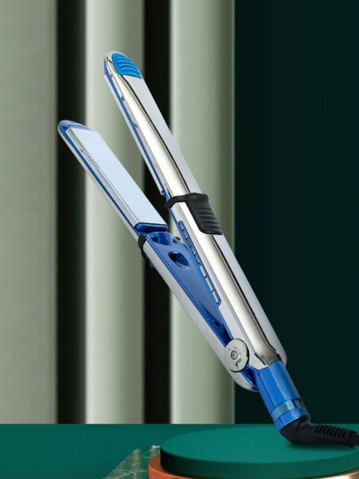 Hair straightener tip detail