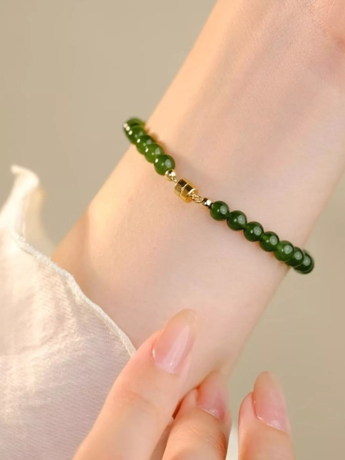 Dark green agate beaded bracelet styling detail