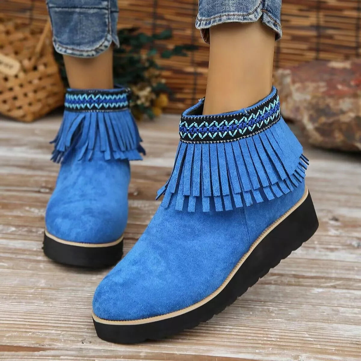 Fringe round toe ankle boots toe close up