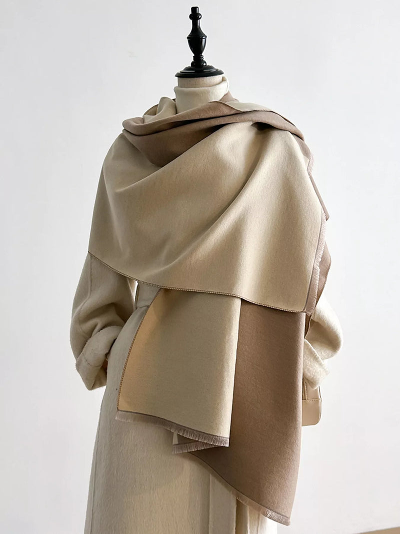 Two-tone raw hem scarf around the neck