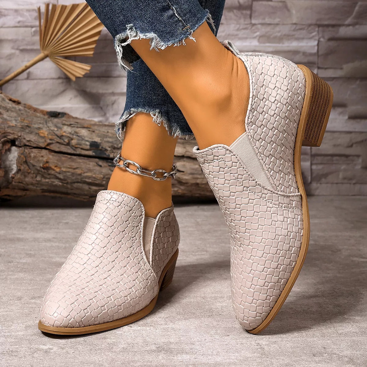 Black point toe block heels ankle boots platform and sole detail