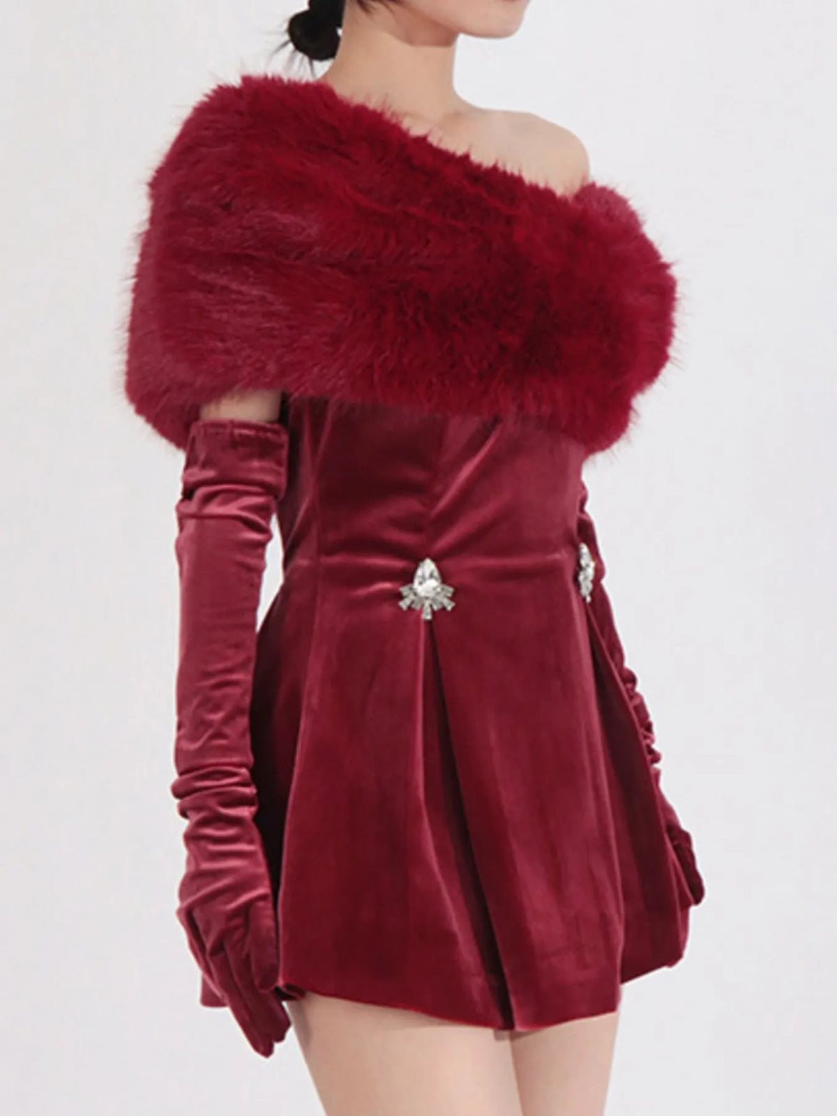 Off shoulder neckline detail on mini dress