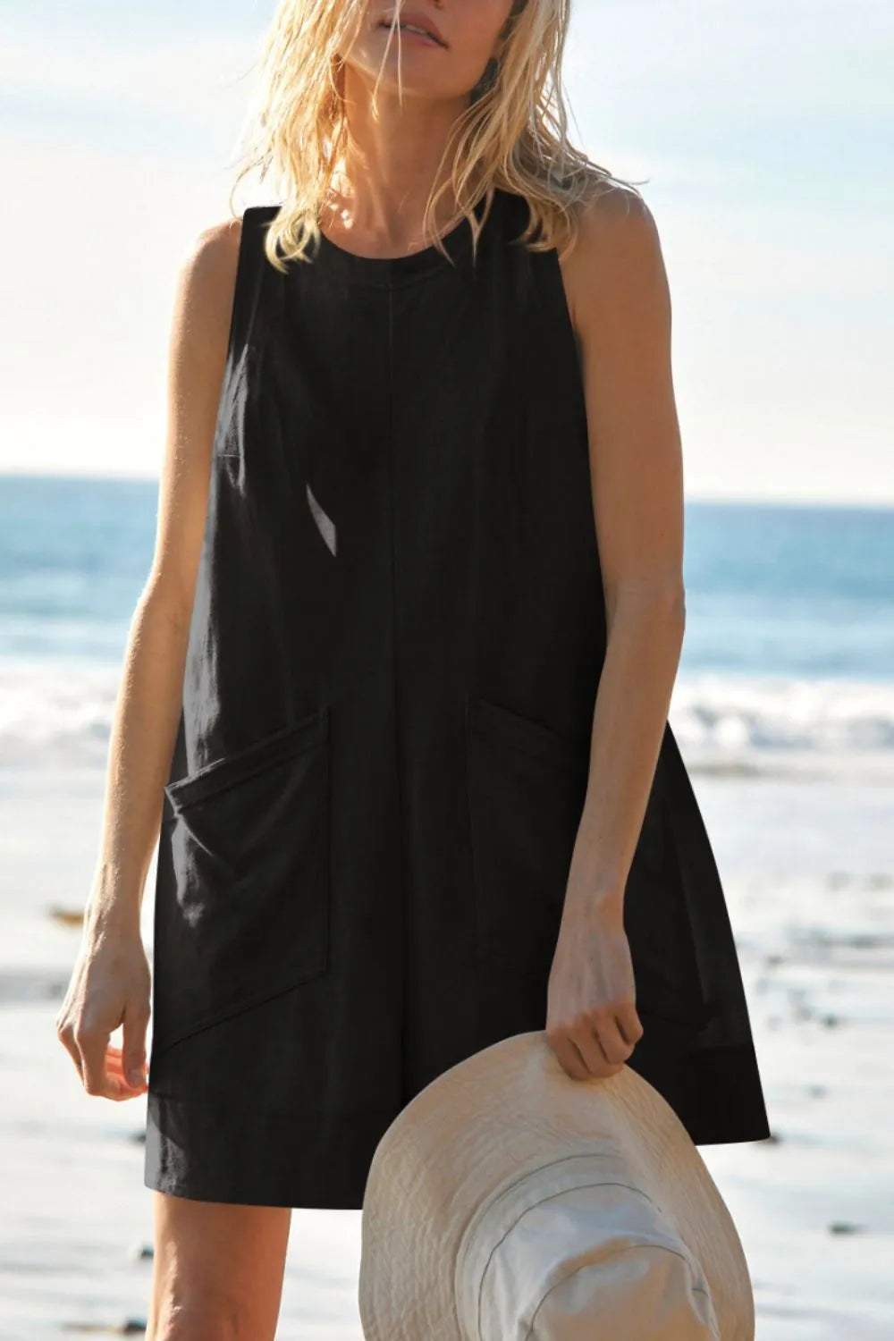 Sleeveless romper front detail