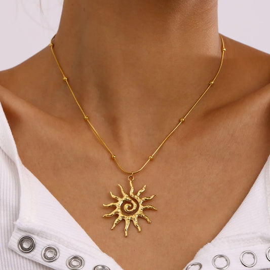 18K Gold-Plated Sun Pendant Necklace Gold One Size - Fashorio