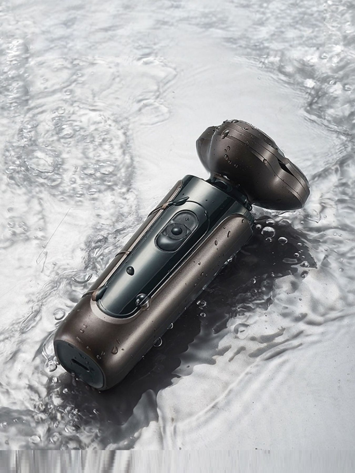 Black rotary electric shaver kit front view