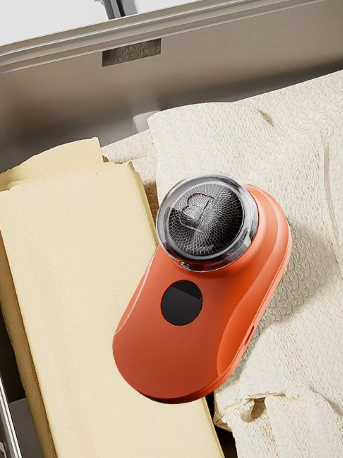 Mini shaver floating head close up