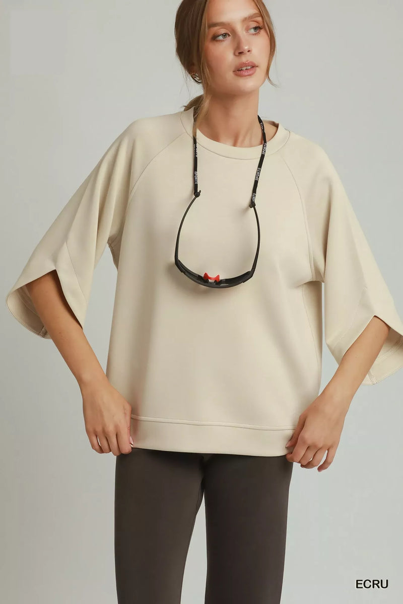 Umgee ecru raglan sleeve round hem top front view
