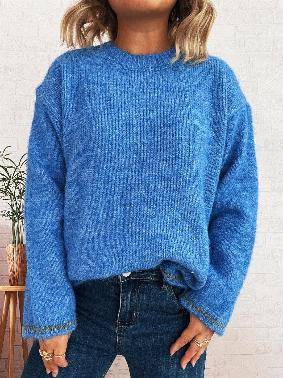 Contrast trim round neck oversized sweater close up