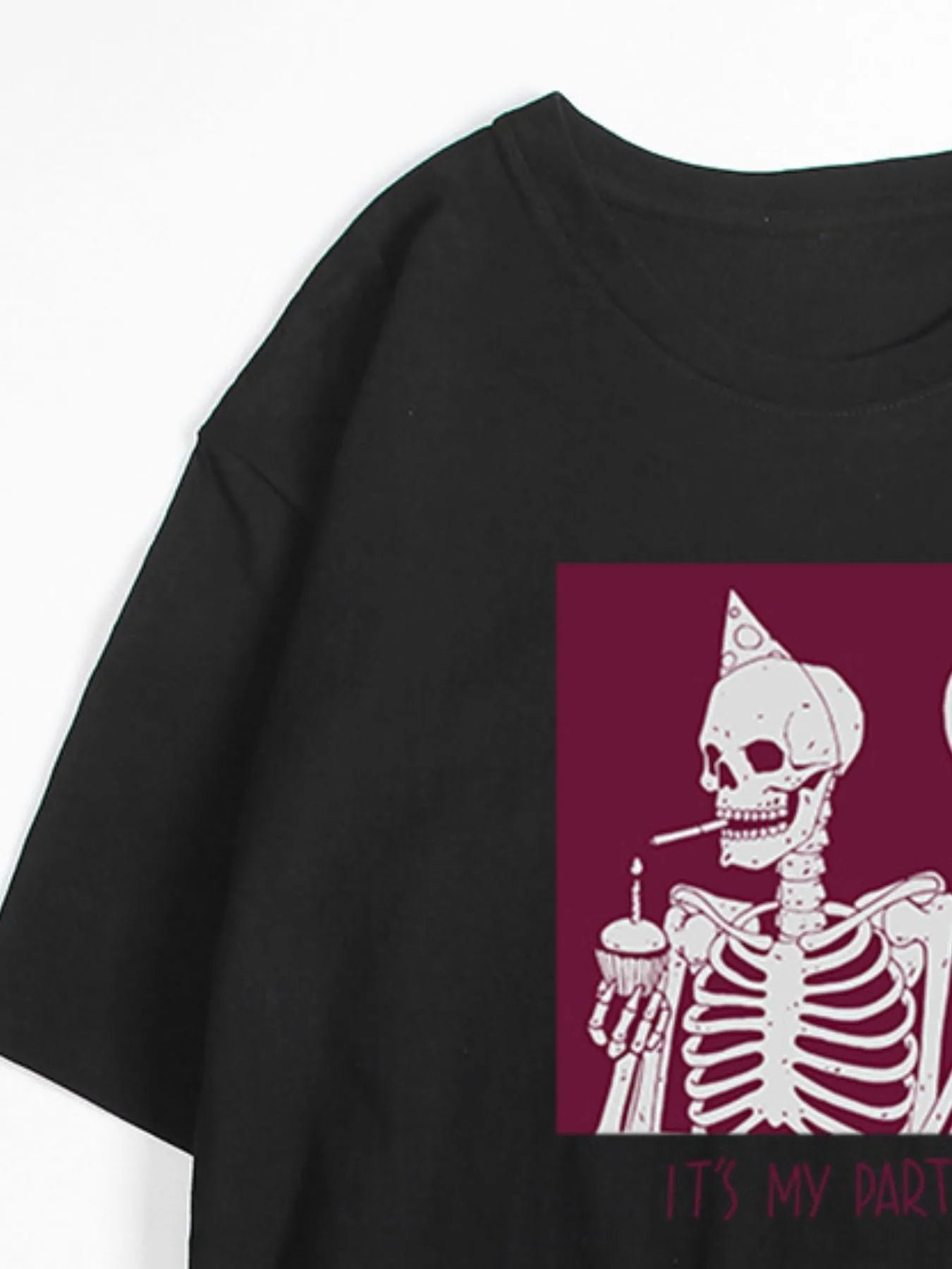 Plus Size Graphic Round Neck Half Sleeve T-Shirt - Fashorio