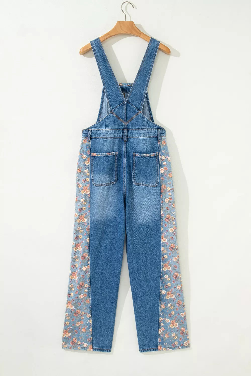 Overall adjustable strap detail