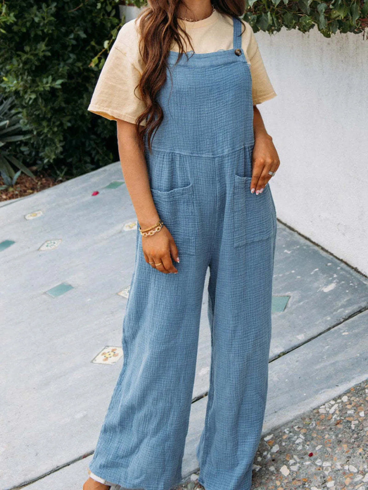 Textured overalls side profile