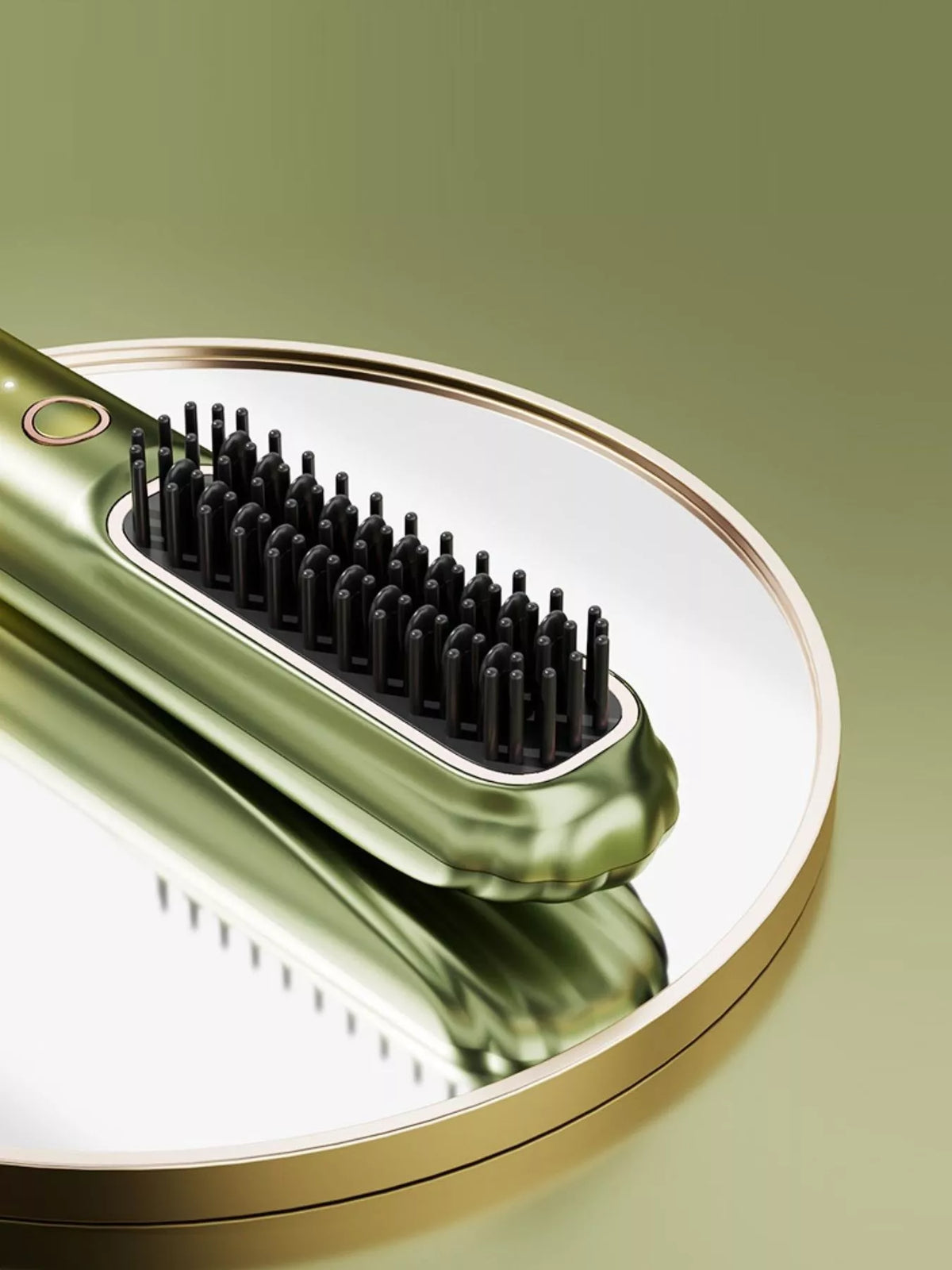 Straightening comb heated teeth detail