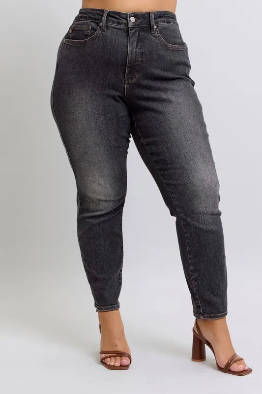 Judy Blue mid rise black skinny jeans casual look