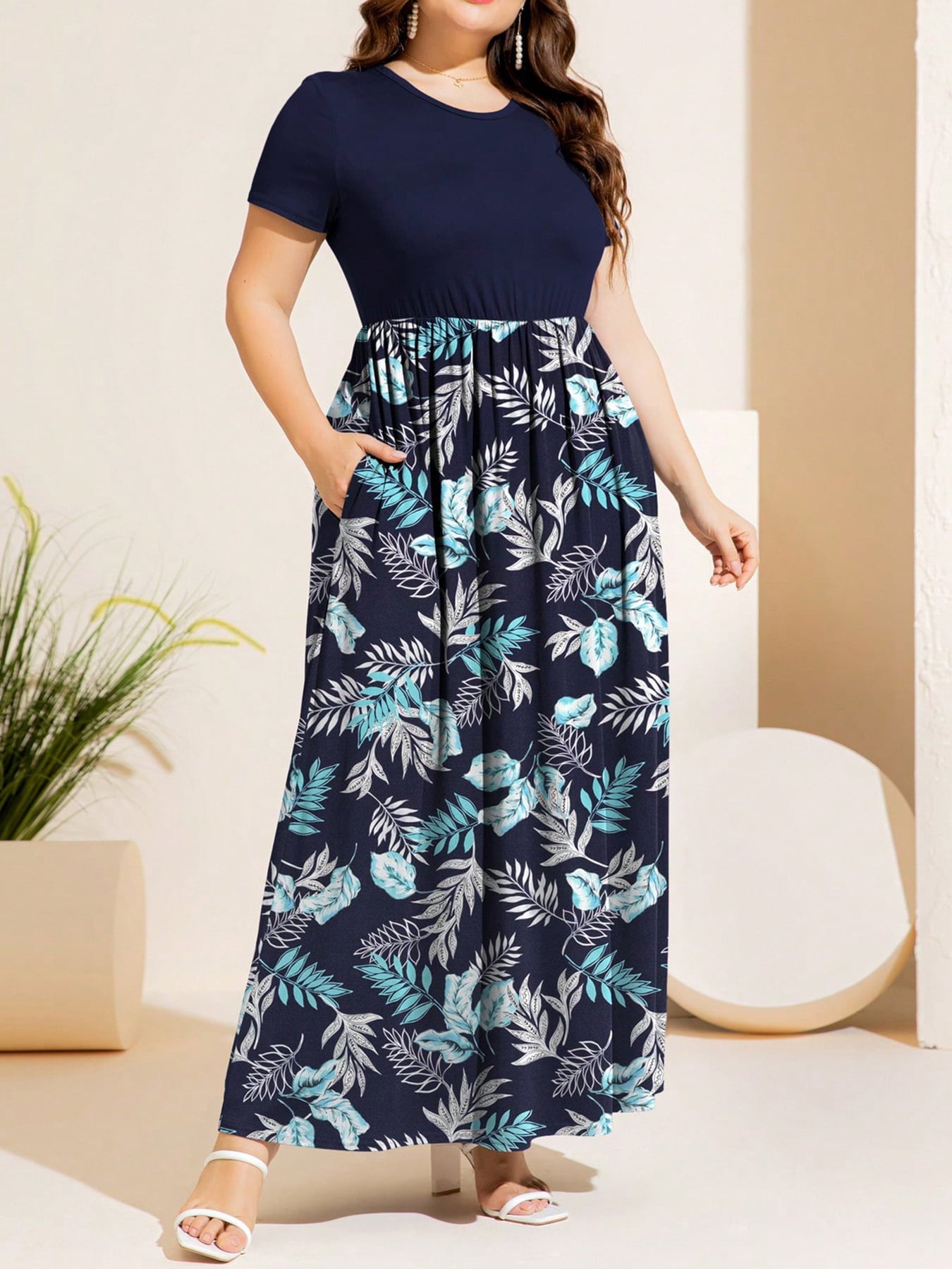 Plus Size Printed Round Neck Short Sleeve Maxi Dress - Fashorio