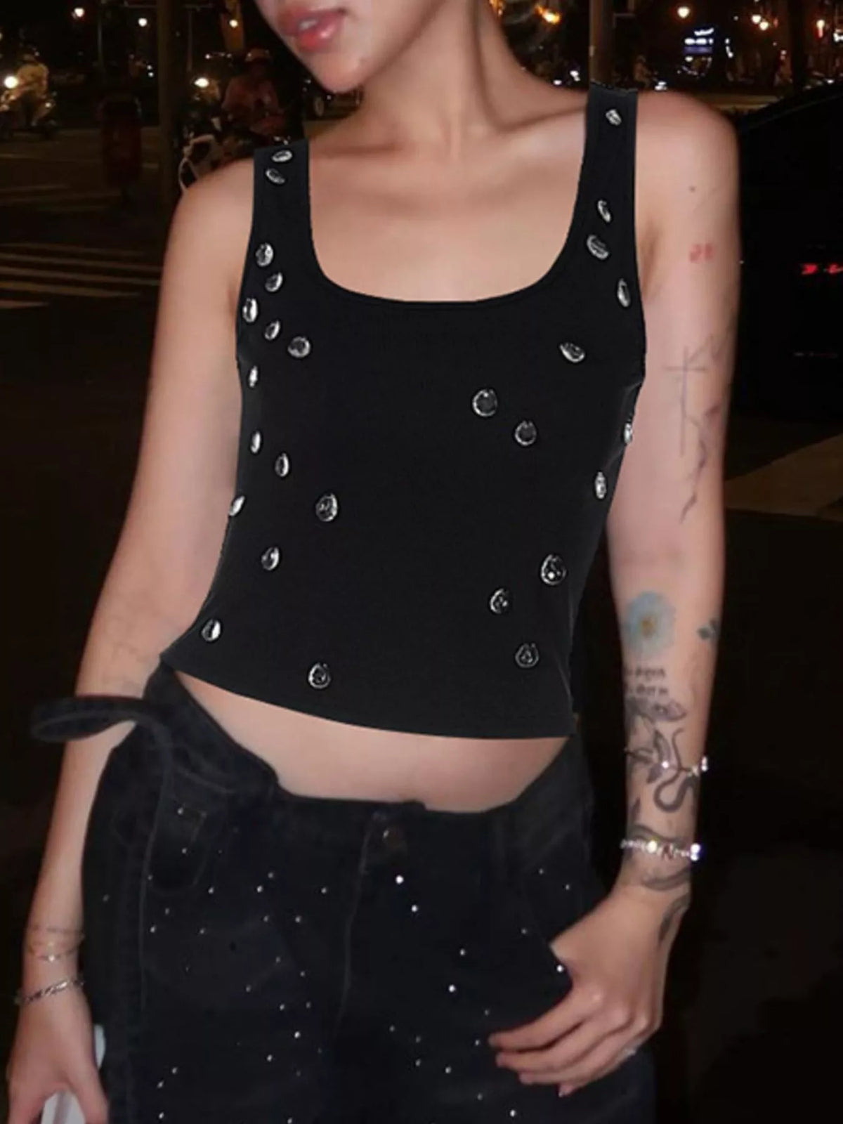 Side profile of the cropped square neck tank