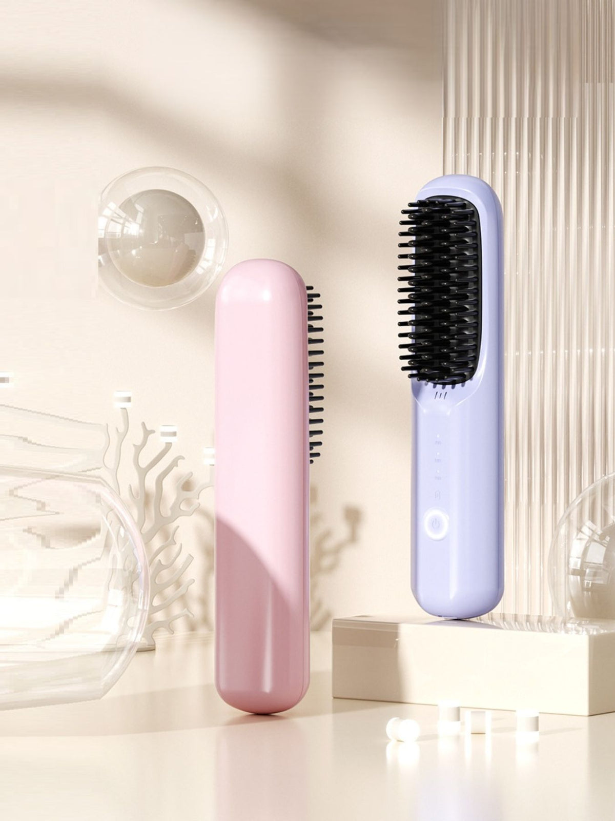 Heated straightening comb in beige