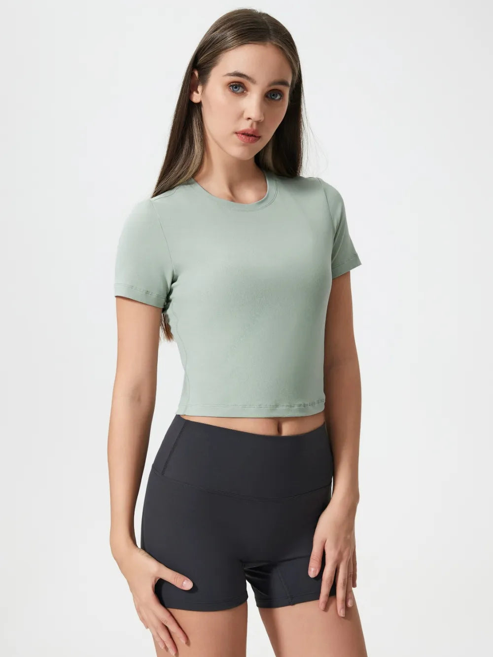 round neck short sleeve active tee styled full length look