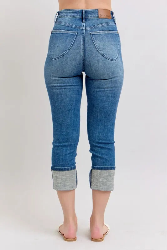 Judy Blue Skinny Cuff Capris Jeans with Pockets detail