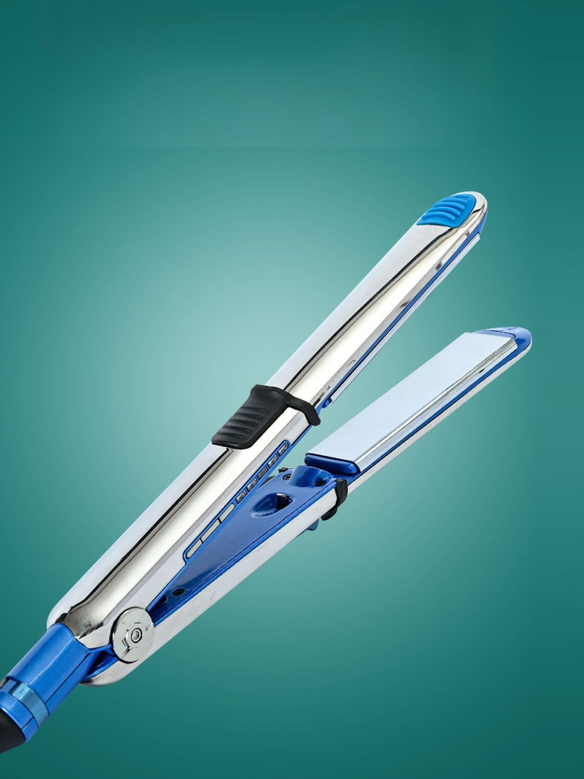 Close up of straightener heating plates