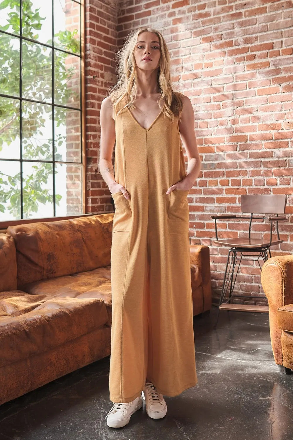 V Neck Sleeveless Wide Leg Jumpsuit detail