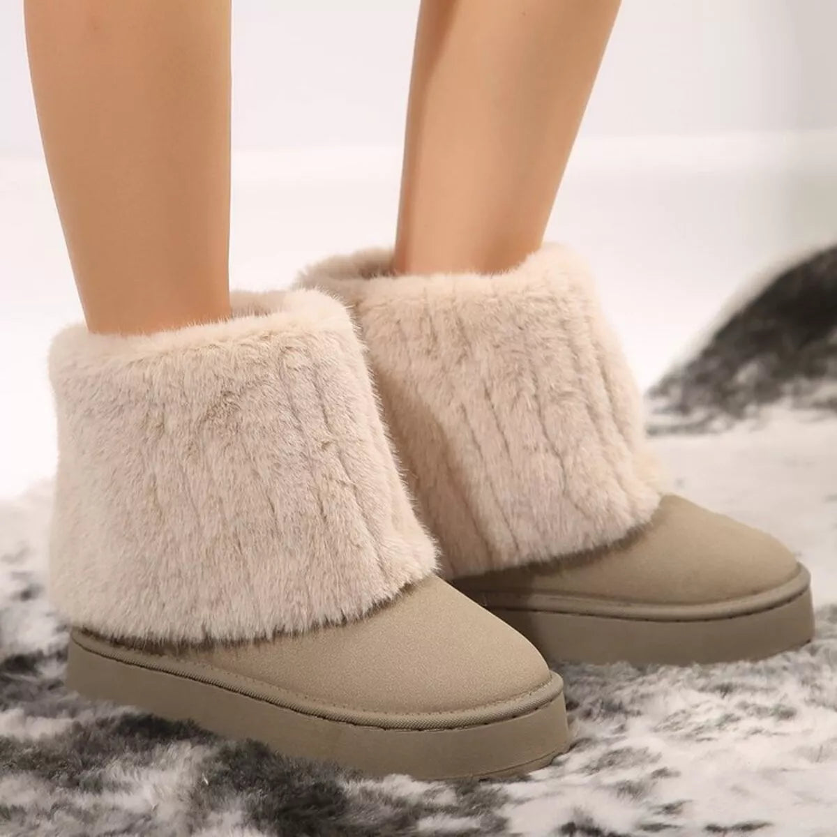 Fuzzy round toe platform boots upper detail