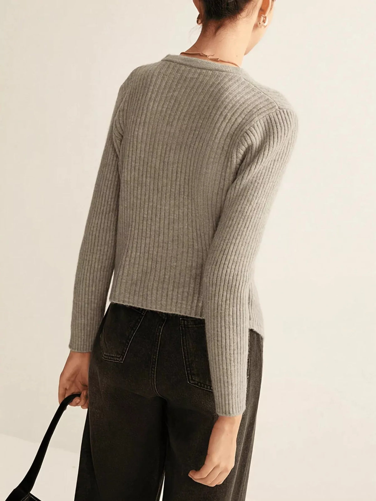 Ribbed cardigan gray texture detail